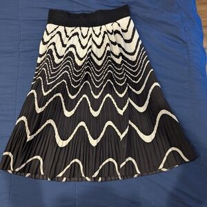 Black and White Pleated Women's Skirt